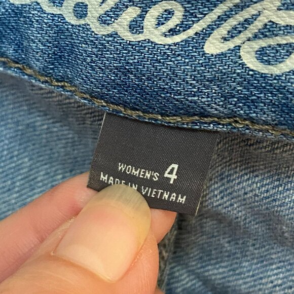 Eddie Bauer "Boyfriend" Jeans. Brand new with tags. Size 4 - Picture 6 of 10